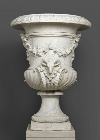 Vase décoré des attributs du Printemps, image 8/9