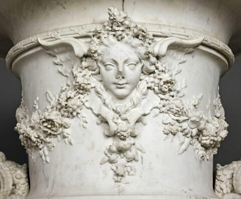 Vase décoré des attributs du Printemps, image 5/9