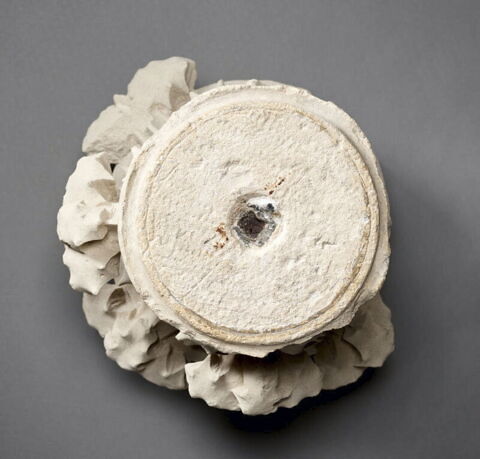 Chapiteau décoré de feuilles de houx, image 10/11