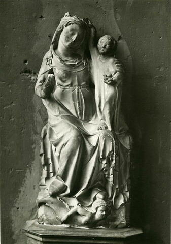 Vierge assise couronnée par l'Enfant et foulant une sirène, image 8/9