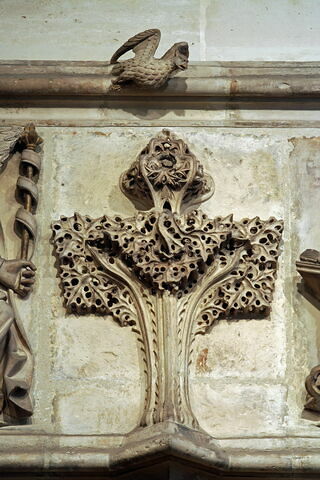 Porte ornée d'un groupe de l'Annociation et d'un ange à mi-corps, image 9/11