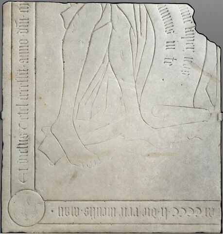 Fragment de la dalle funéraire de Laurent de Salon (+ 29 mai 1451) et de Nicole Tetel (+ 13 juin 1482), chanoines et maîtres d'oeuvre de la cathédrale de Troyes, image 2/3