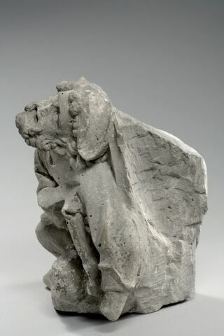 Homme appuyé sur une béquille, image 6/13