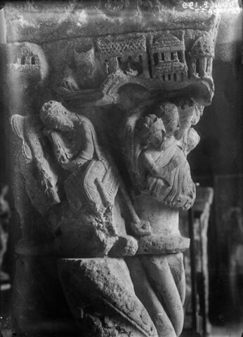 Colonne torse et chapiteau historiés : personnages et êtres fantastiques, Annonce aux bergers, Nativité, Sommeil des Mages, image 22/25