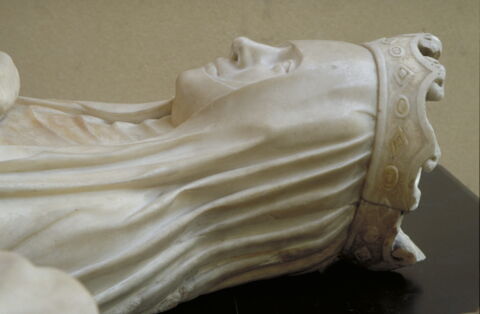 Jeanne d'Évreux, reine de France tenant un sac contenant ses entrailles (+ 1371), image 10/13