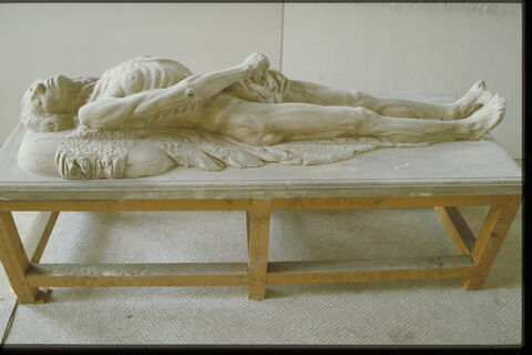 Effigie funéraire ébauchée de Catherine de Médicis, image 7/9