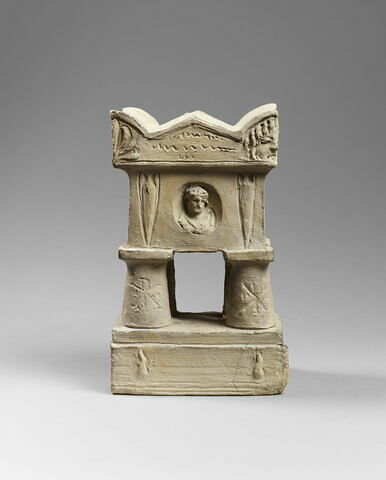 Sarcophage décoré de médaillons de lacrymatoires et chrismes (projet de tombeau), image 2/9