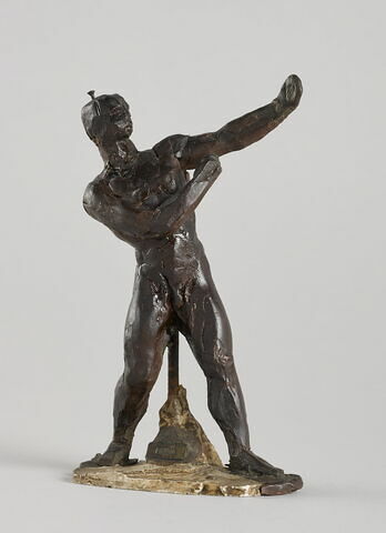 Homme nu debout, image 4/8