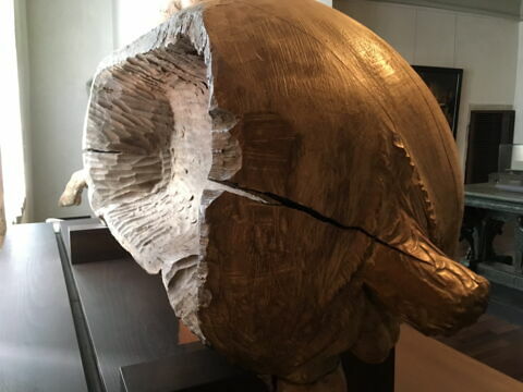 Cerf portant les armes des Granvelle, image 3/4