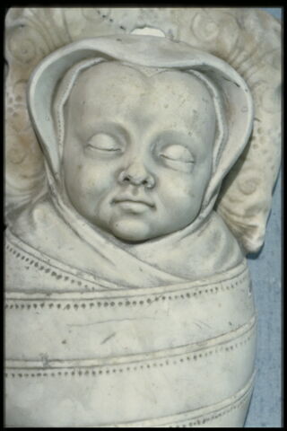 Enfant emmailloté, image 4/5
