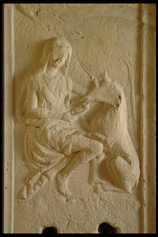 Fragment de pilastre double face, image 6/8