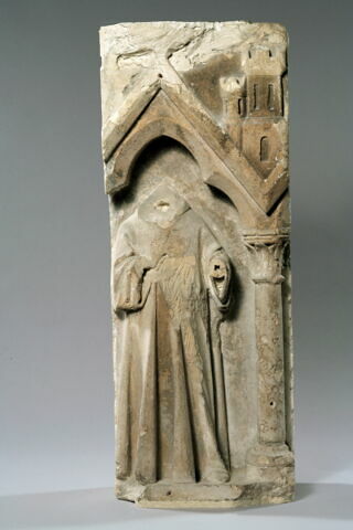 Un clerc sous une arcature, image 3/5