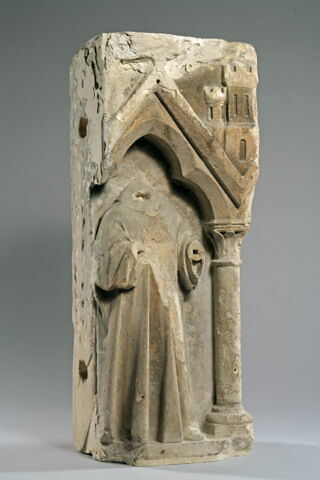 Un clerc sous une arcature, image 5/5