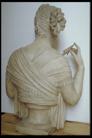 Madame de Verninac sous les attributs de Diane chasseresse, image 3/3