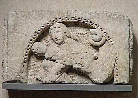 La femme de l'Apocalypse attaquée par le dragon (Apocalypse, 12, 5), image 2/2