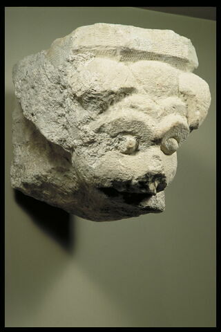 Corbeau décoré d'une tête d'animal, image 2/3