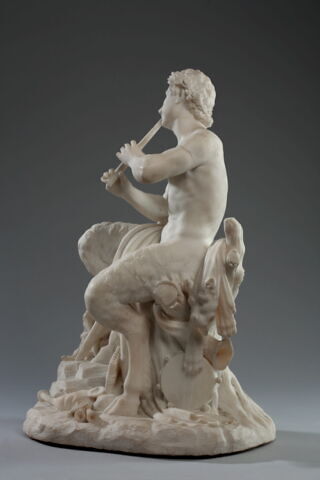 Pan jouant de la flûte, image 10/15