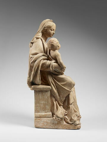 Vierge assise portant l'Enfant sur le bras droit, image 5/9
