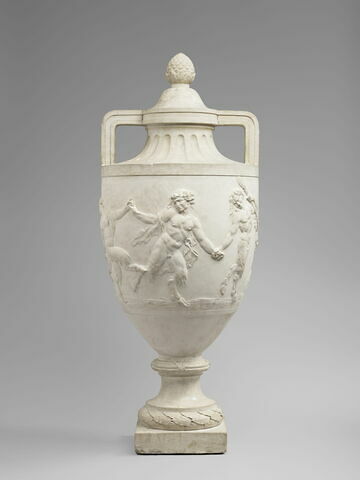 Vase à décor d'une ronde de satyres et de satyresses avec les accessoires du thiase bachique, image 3/4