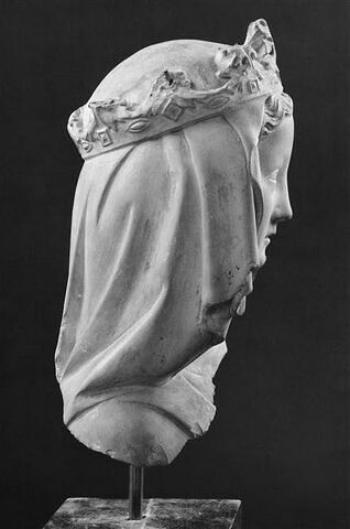 Tête de Vierge voilée et couronnée, image 11/11