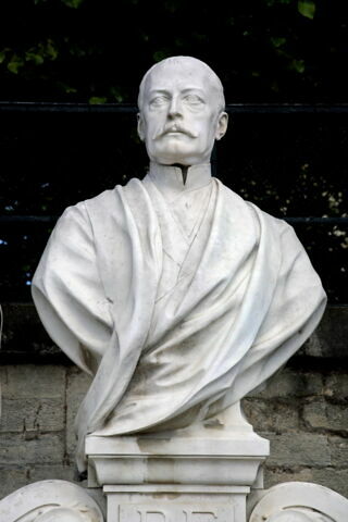 Monument à Waldeck-Rousseau, image 7/22