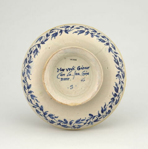 Coupe ronde : Jupiter entre l'Amour et Junon, image 3/3