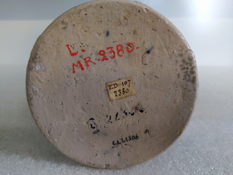 Cruche annulaire évidée, image 2/4