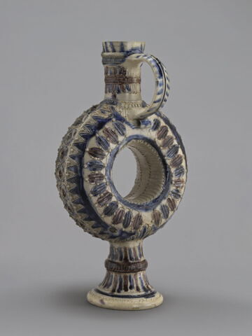 Cruche annulaire évidée, image 4/4