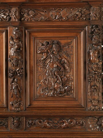 Armoire à deux corps portant la date de 1617, image 24/29