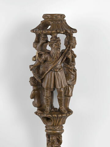 Quenouille en bois avec fuseau, image 2/14
