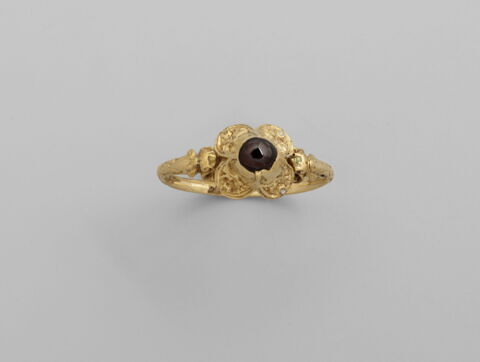 Bague en or émaillé avec pierre rose foncé (rubis ou spinelle ?), image 3/3