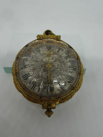 Montre ronde polylobée, image 2/8