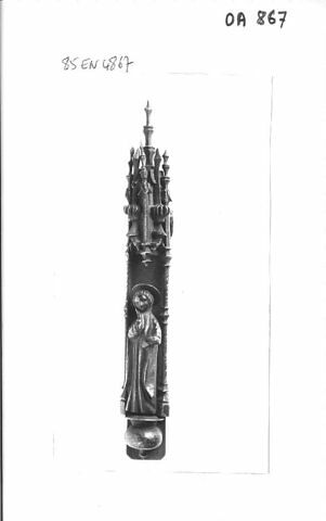 Fragment de serrure : sainte sous un dais