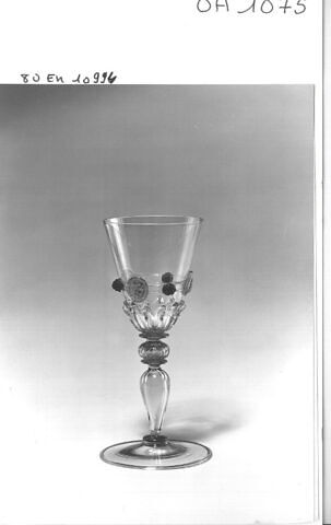 Verre à balustre avec noeud