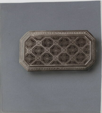 Tabatière octogone, image 3/3