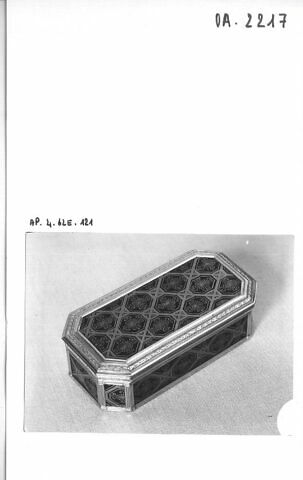 Tabatière octogone, image 2/3