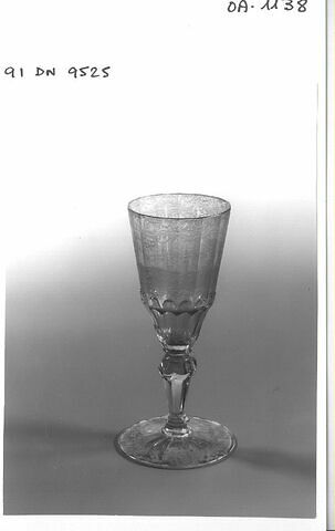 Verre à jambe : armoiries, image 8/13
