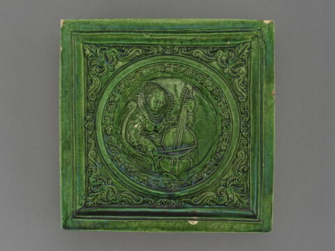 Plaque de poêle carrée : Musicienne