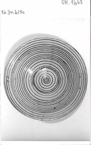 Plat rond creux : armoiries (?), image 4/5