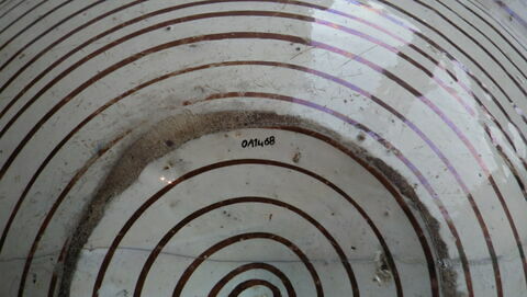 Plat rond creux : armoiries (?), image 3/5