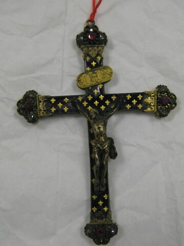 Croix à bras semés de fleurs de lys d'or sur fond d'émail violet, image 6/7