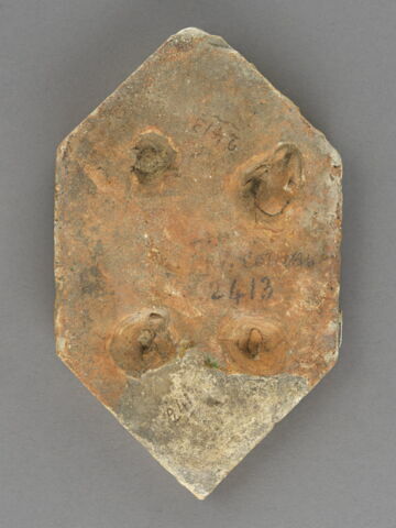 Carreau hexagonal : profil masculin, image 2/2