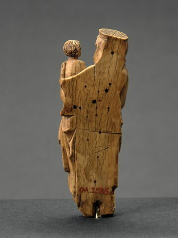 Groupe d'applique : Vierge à l'Enfant assise, tenant une rose, image 2/2