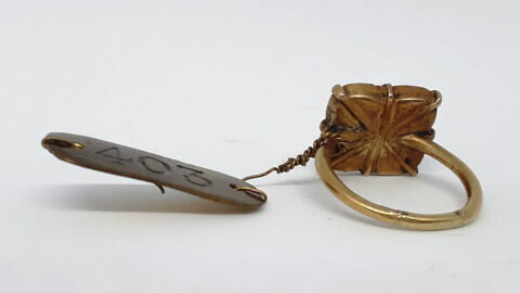 Bague en or émaillé et verroterie, image 3/4