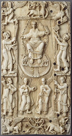 Plaque de reliure : le Christ dans le tétramorphe, entre les saints Pierre et Paul (Traditio Legis)., image 6/8