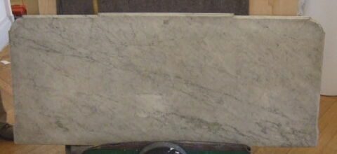 Commode à cinq tiroirs, dessus de marbre blanc, image 3/7