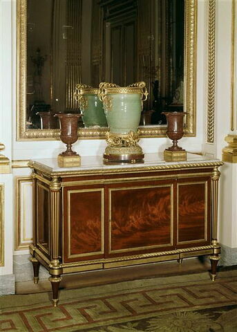 Commode à un vantail central, d'une paire avec OA 5232 bis
