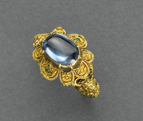 Bague en or avec saphir, image 13/17