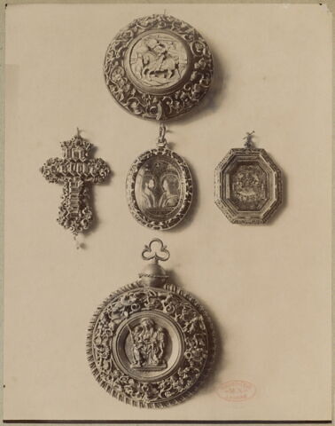 Médaillon ovale aux armes des Médicis : Le Christ et la Vierge, profils affrontés, image 3/3