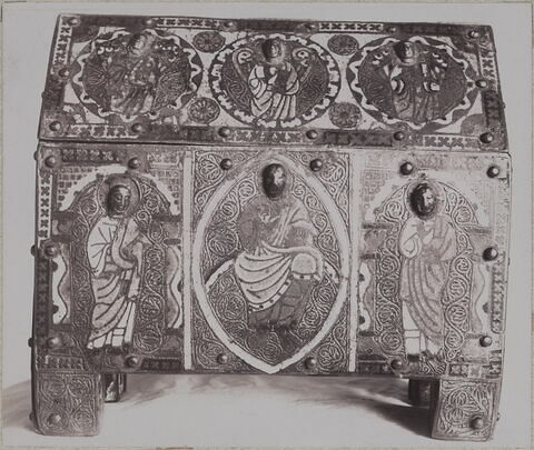 Châsse à fonds vermiculés : Christ en Majesté ; apôtres et anges, image 7/9